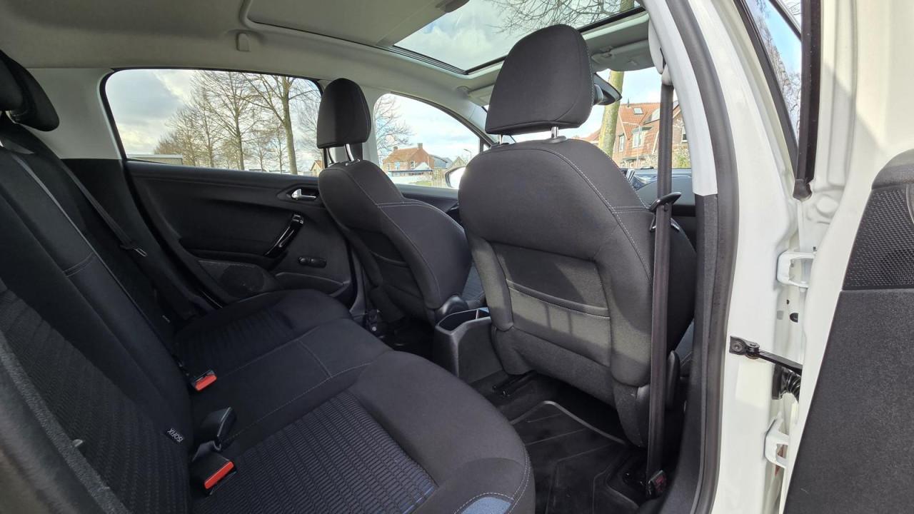 Peugeot 208 1.2 VTi Allure |PANO DAK|NIEUWE APK 03/27