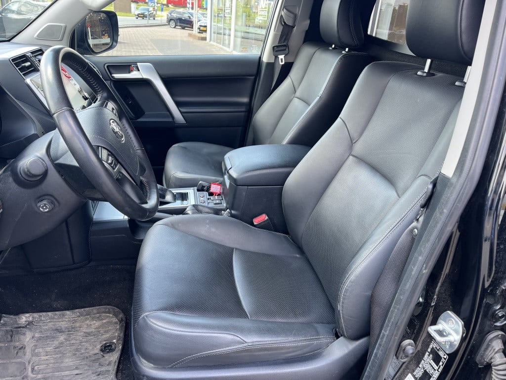Toyota Land Cruiser | net binnen | 2.8 d-4d professional blind van