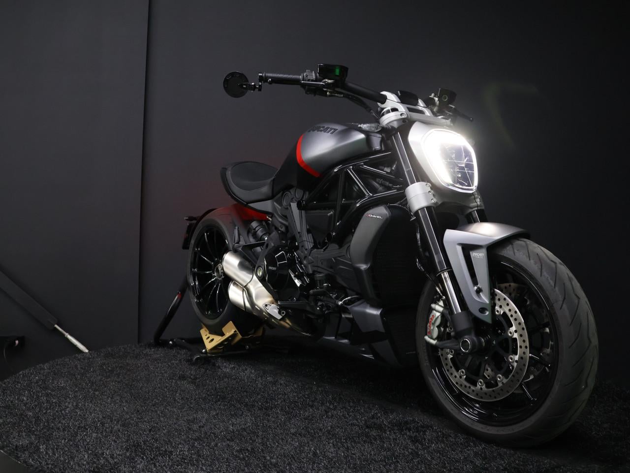 XDIAVEL BLACK STAR | 50st. Gelimiteerd!