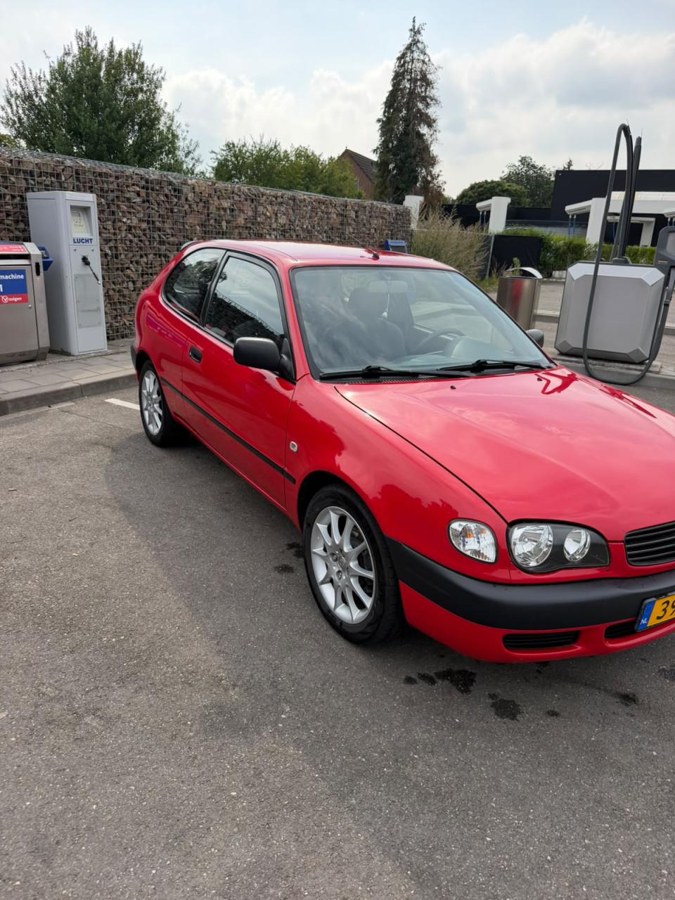 Toyota Corolla 1.4 Linea Terra 2000 rood