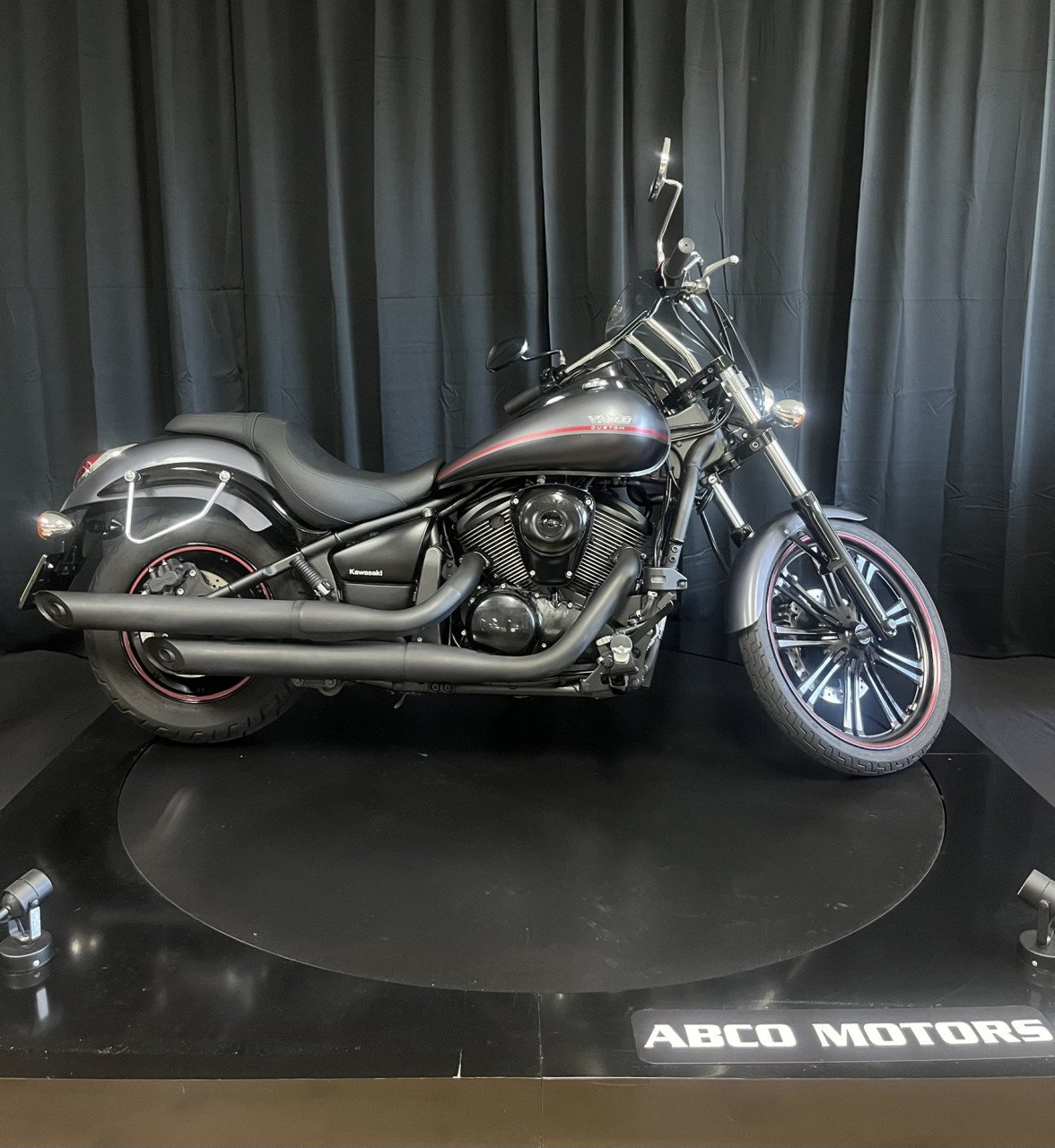 Kawasaki VN900 Custom