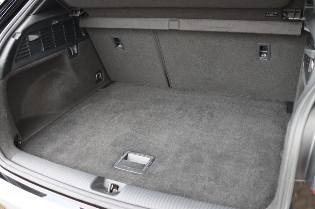 Audi Q2 35 tfsi s edition 150pk s-tronic | panoramadak