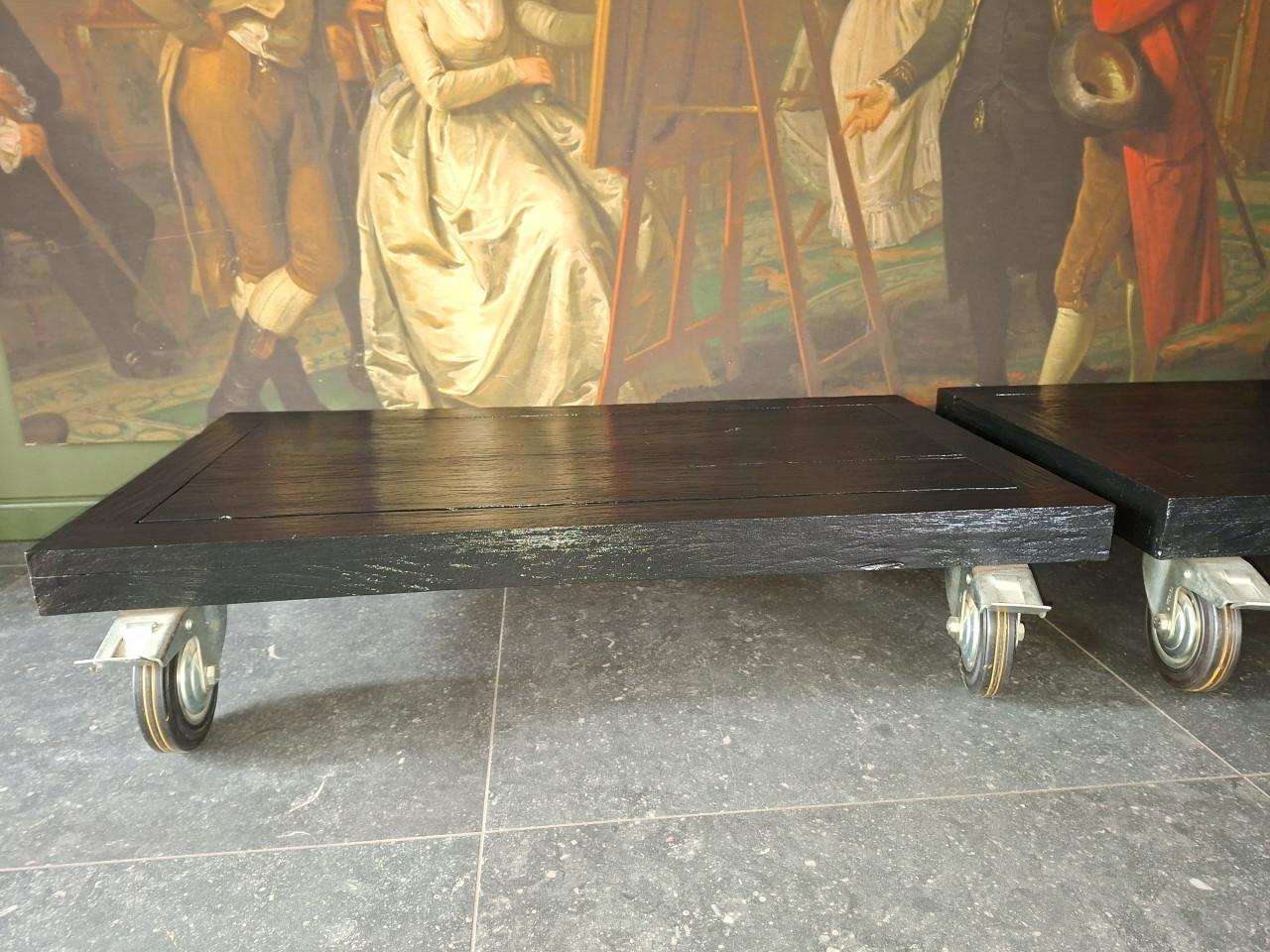 Salontafel/ bijzettafel op wieltjes