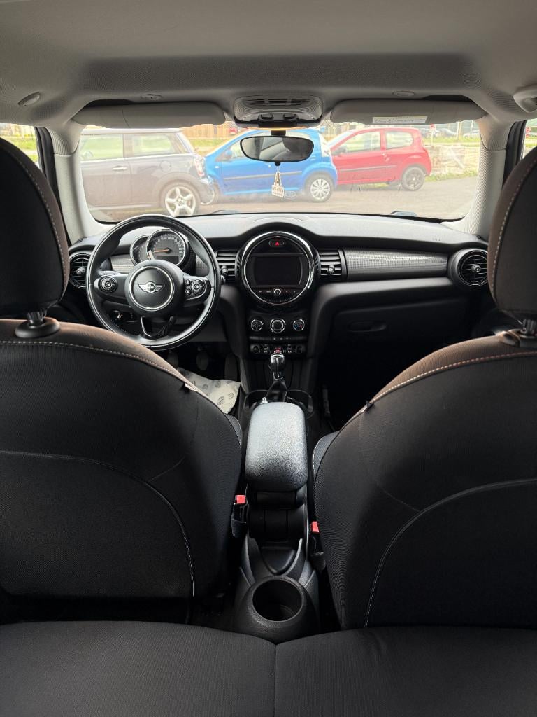 Mini Cooper 1.5 - business