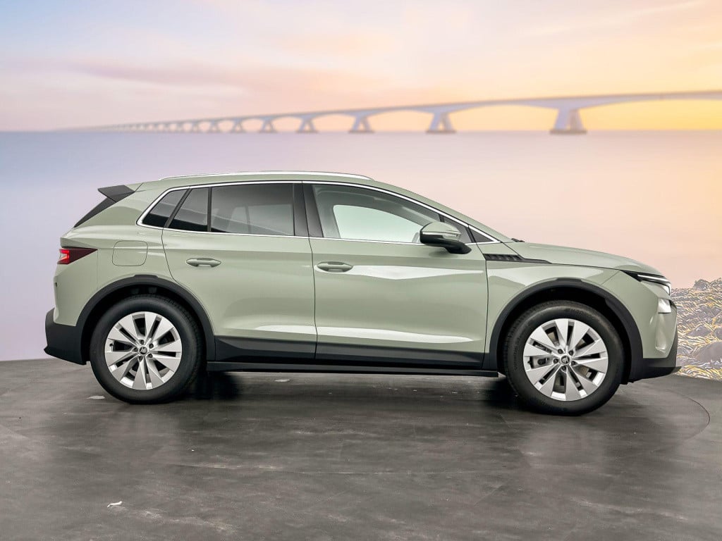 Skoda Elroq business edition tour elektromotor 210 kw / 286 pk