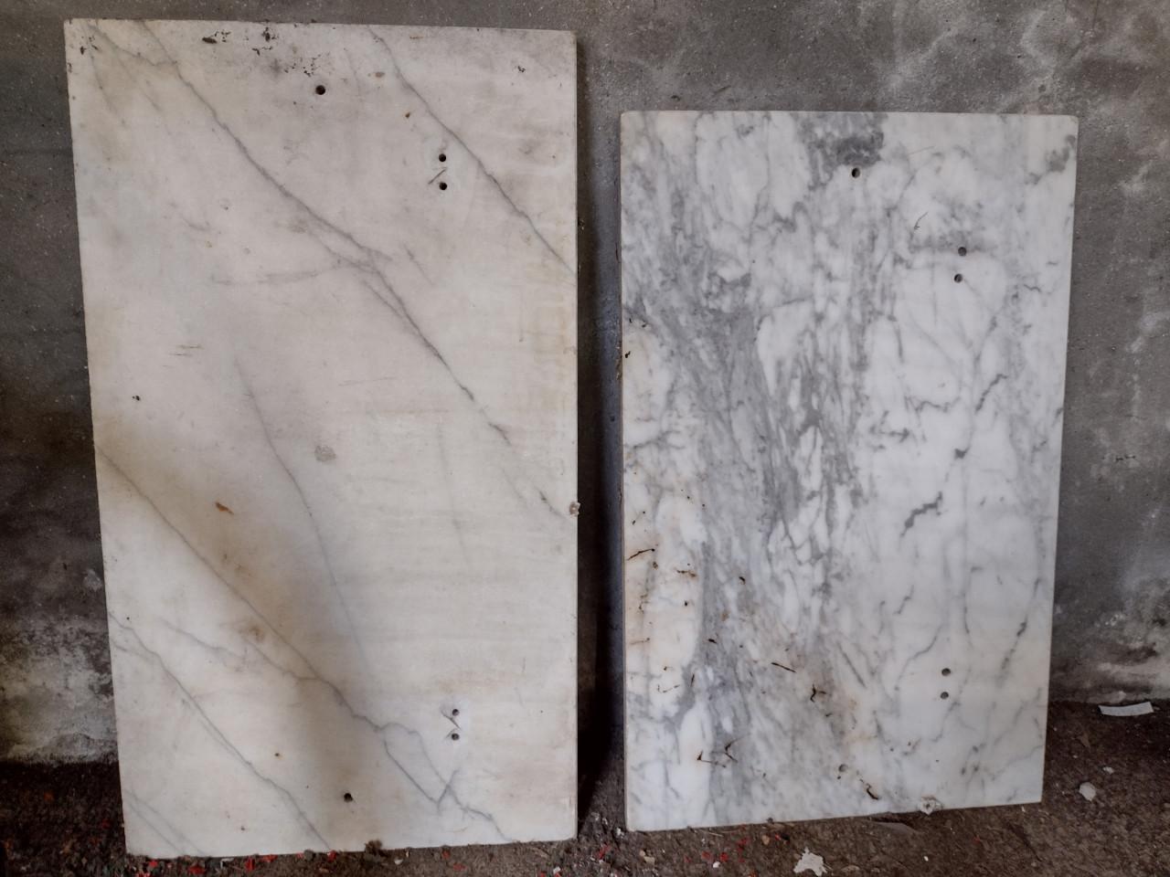 2 platen van marmer