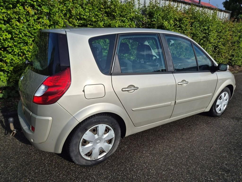 Renault Scenic 2.0 16v mpv
