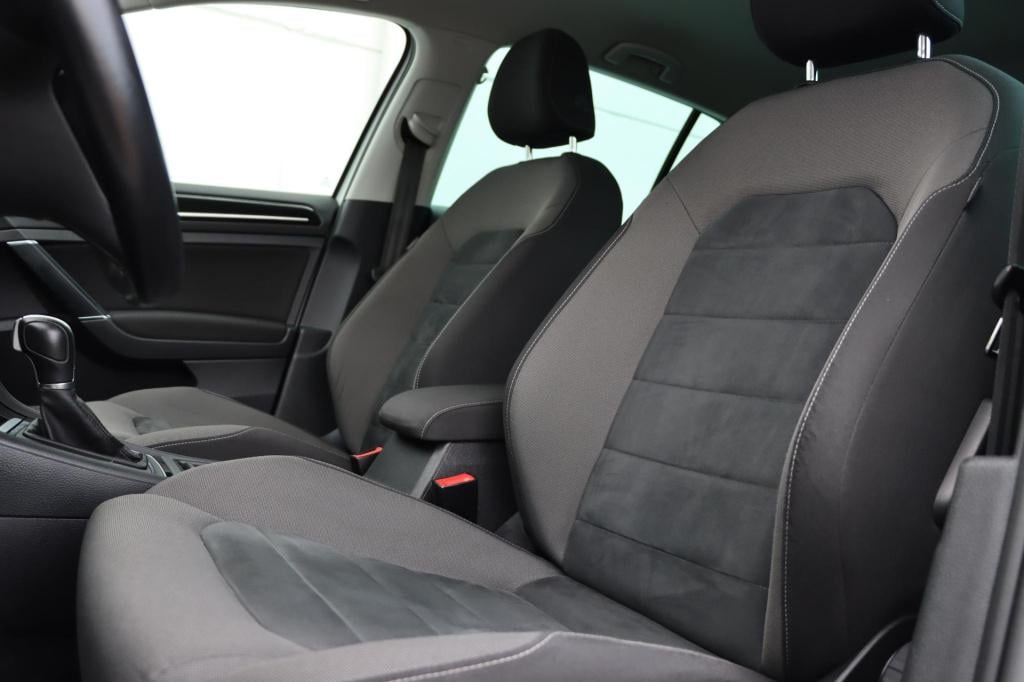 Volkswagen Golf 1.0 tsi highline 115pk dsg7