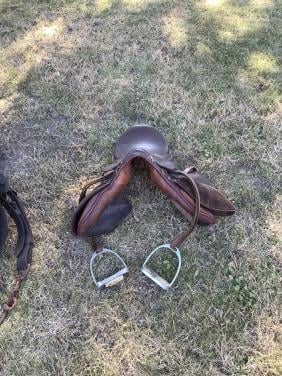 Paarden zadel en Juk