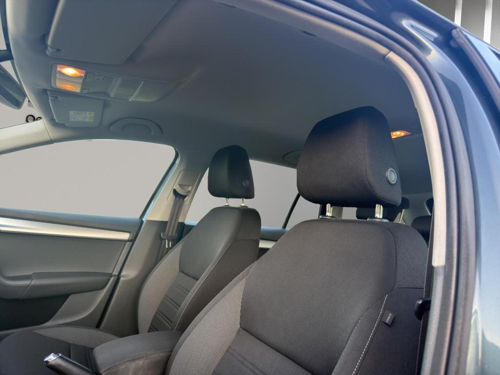 Skoda Octavia combi 1.6 tdi greentech ambition clima cruise pdc