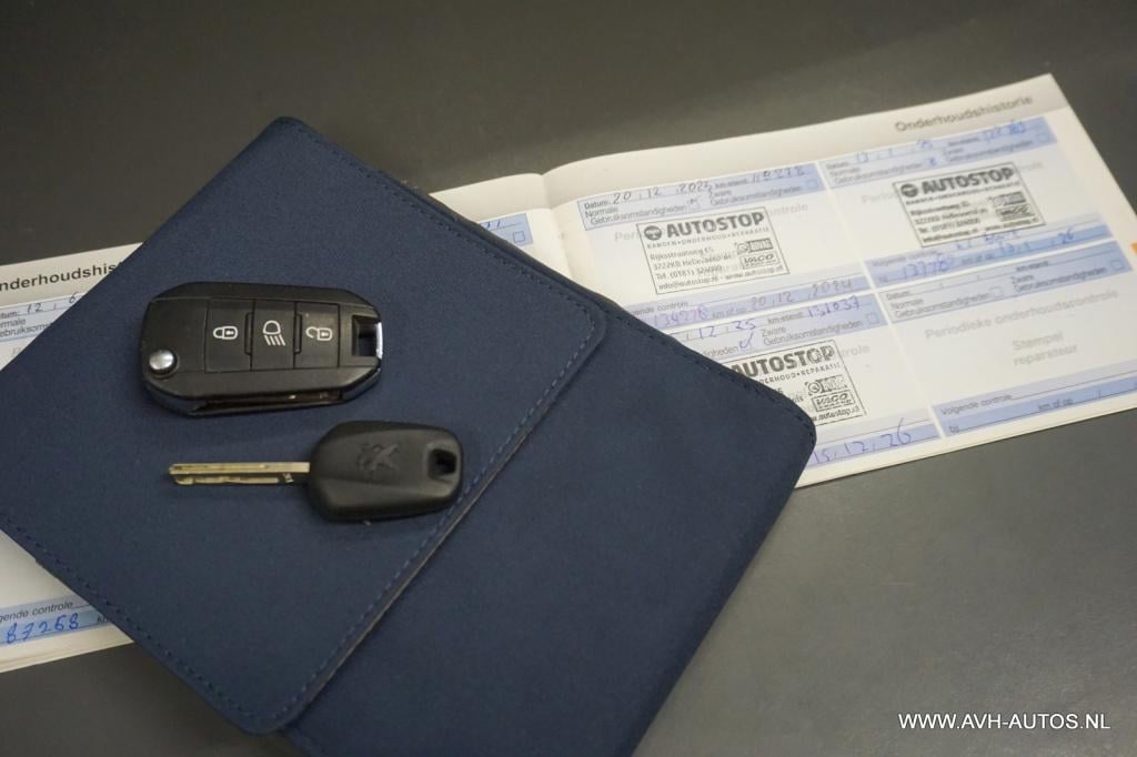 Peugeot 208 1.2 puretech blue lion