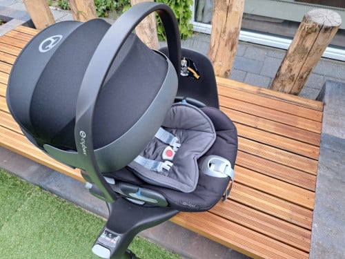 Cybex Maxi Cosi + draaibare autobase met isofix