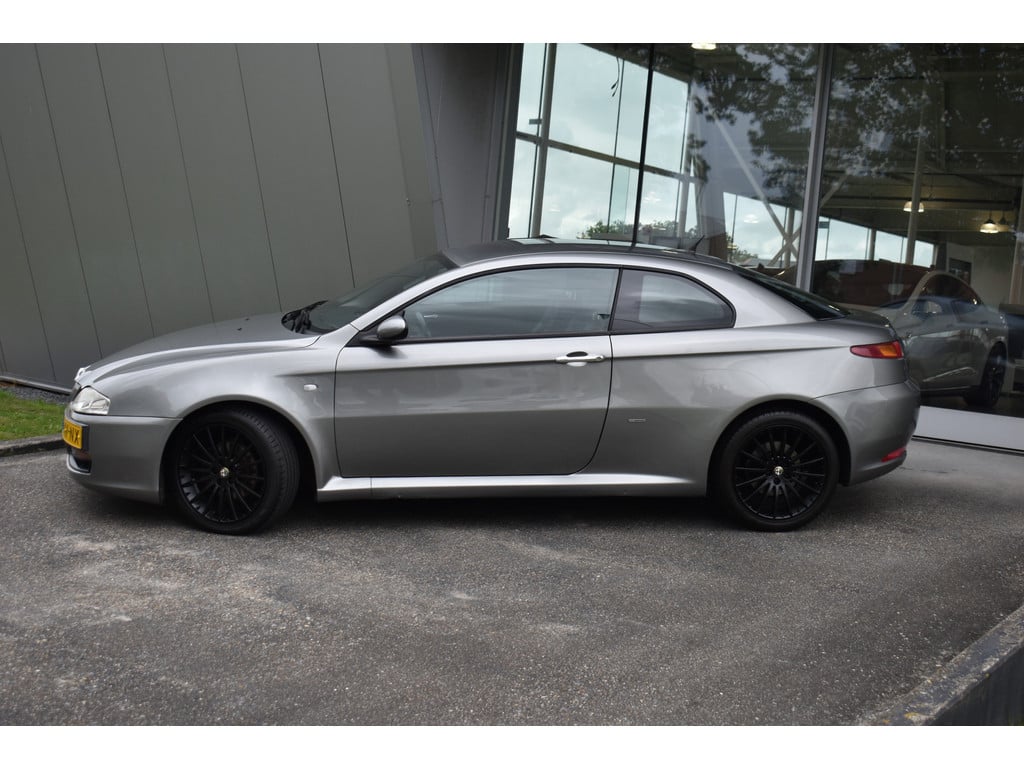 Alfa Romeo GT 2.0 jts distinctive