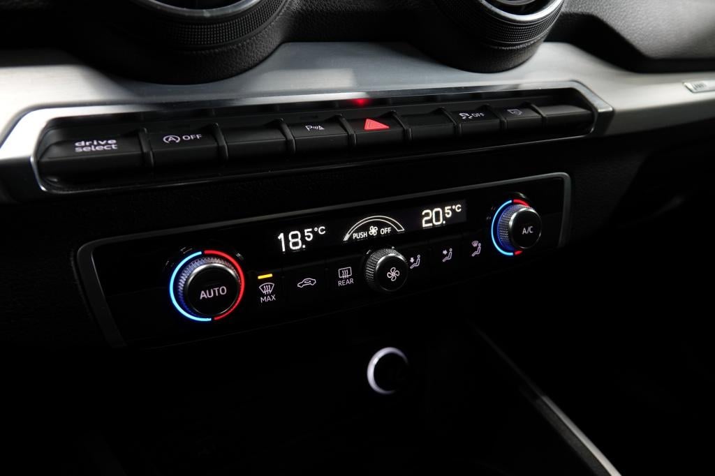 Audi Q2 1.0 tfsi sport | pdc | 19" | driveselect |