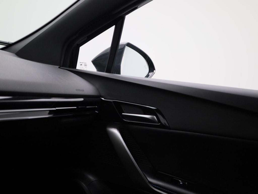 MG Mg4 64 kwh luxury | automaat | navigatie | climate control | apple carpl