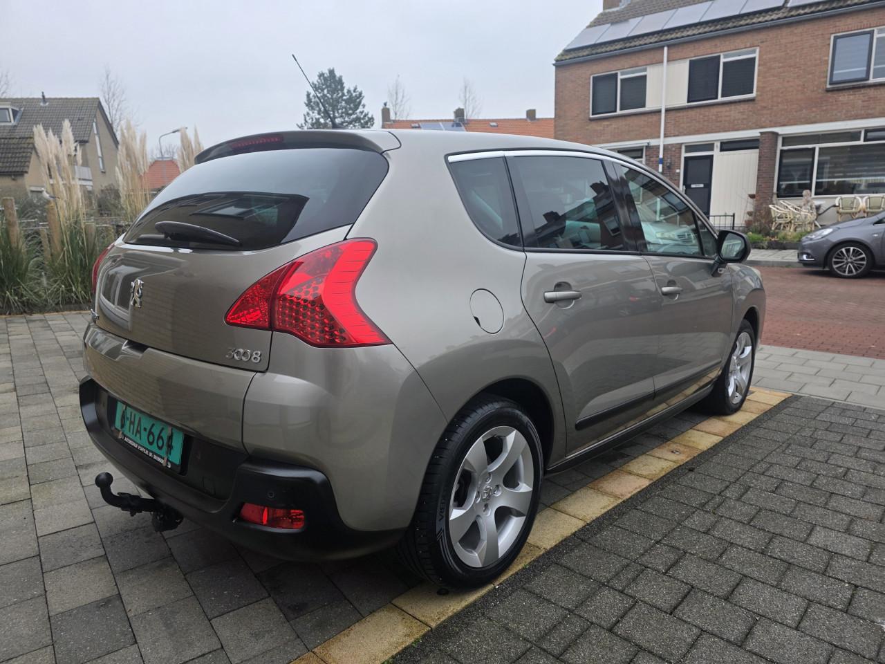 Tekoop zeer mooie Peugeot 3008 1.6 VTI Premiére
