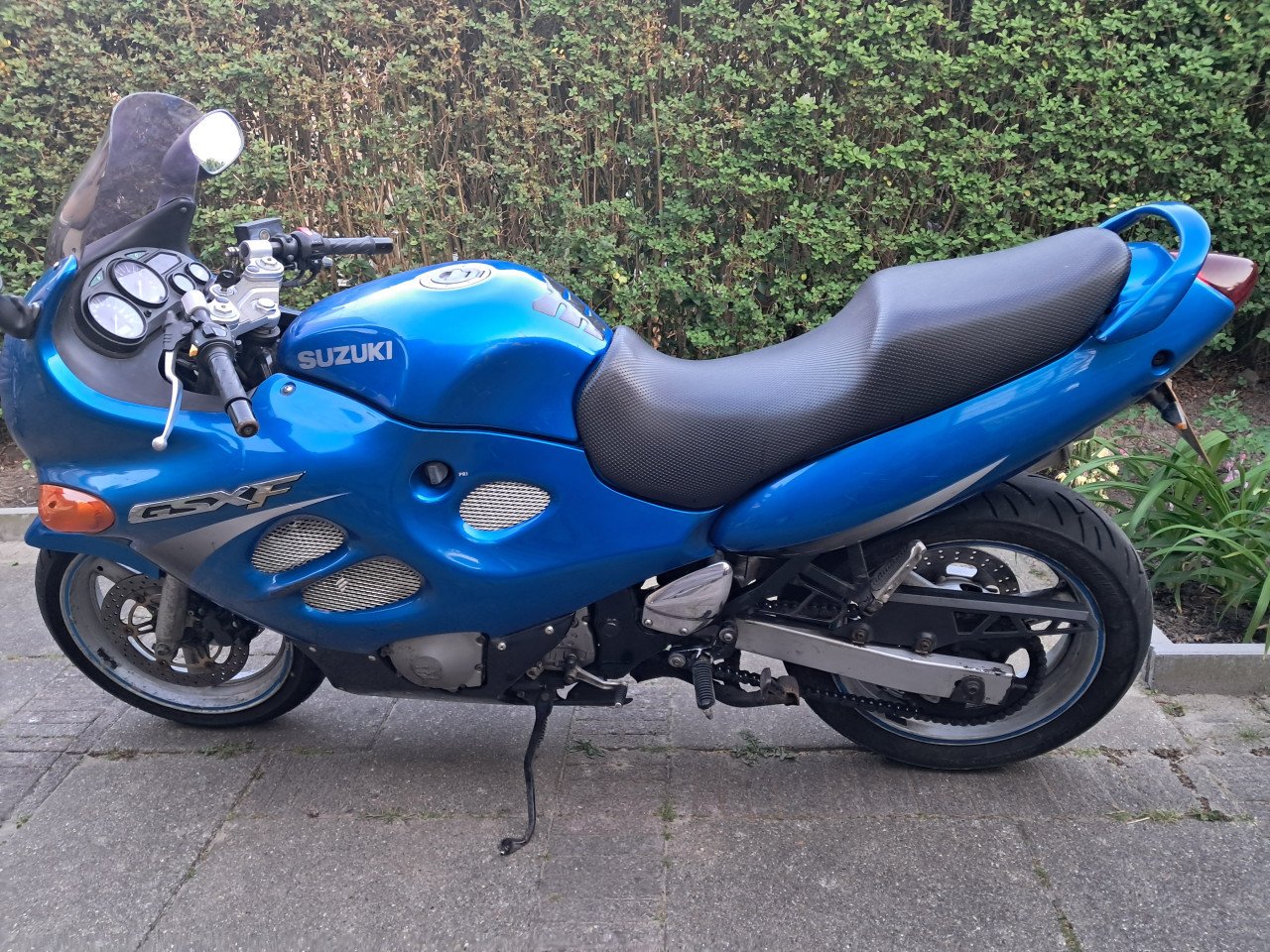 Motor suzuki GSXF bj 2000