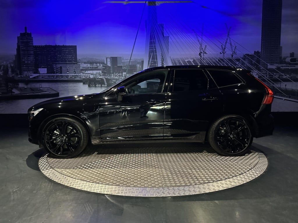 Volvo XC60 2.0 t8 plug-in hybrid awd plus black edition *luchtvering*hud*b&