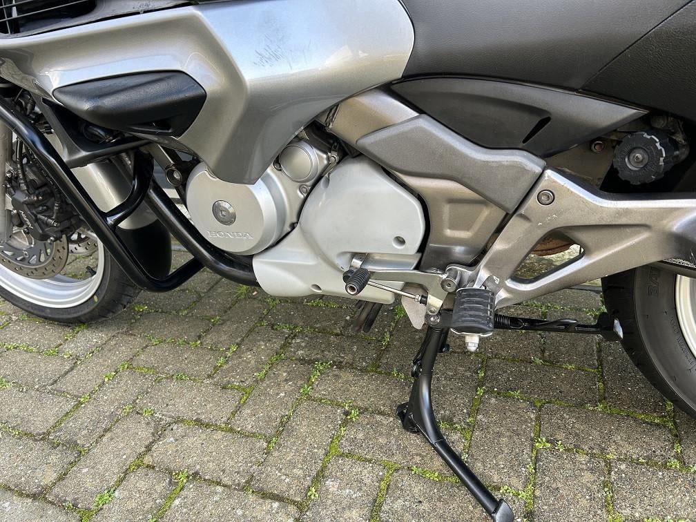 Honda NT700V Deauville uit 2010 met ABS, topkoffer, valbeugel, etc €3250,-
