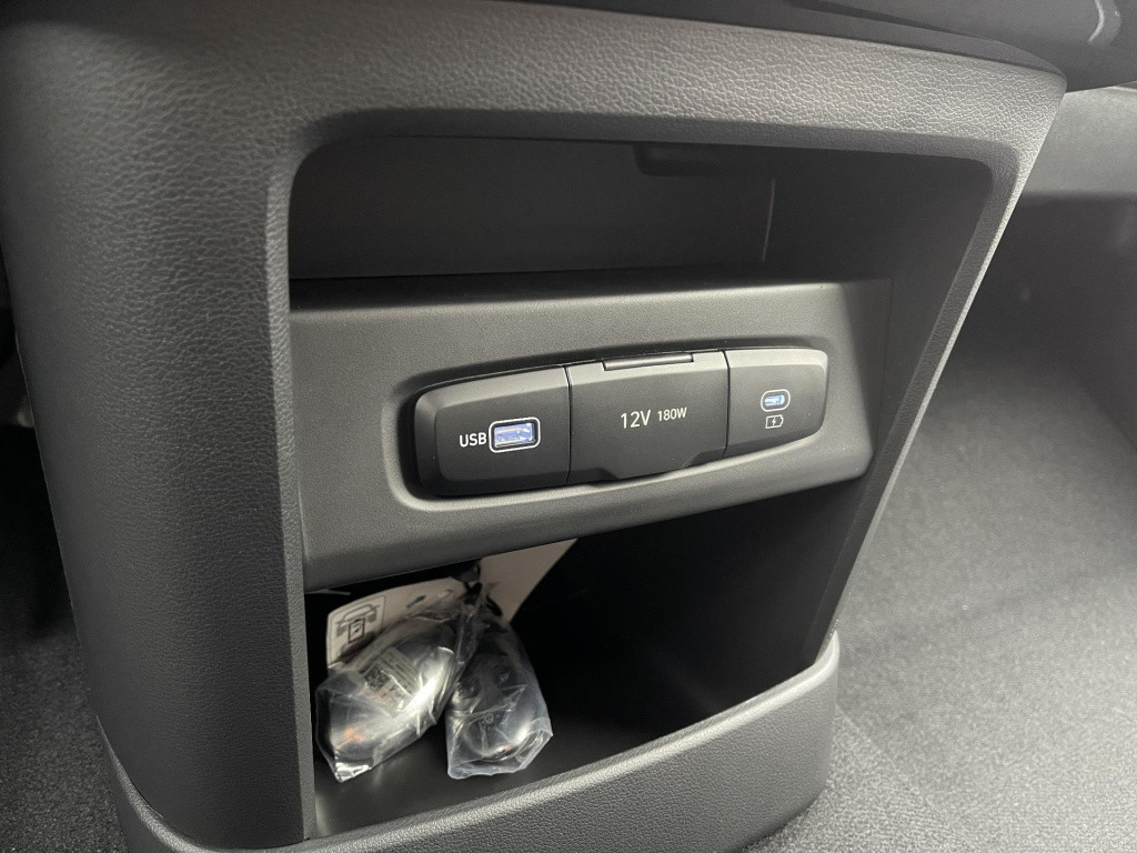 Hyundai Staria 1.6 t-gdi hev