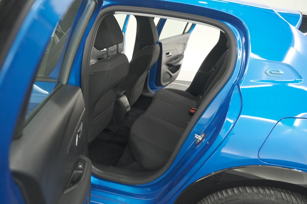 Peugeot 208 ev active 50 kwh | navigatie | apple carplay | climate control