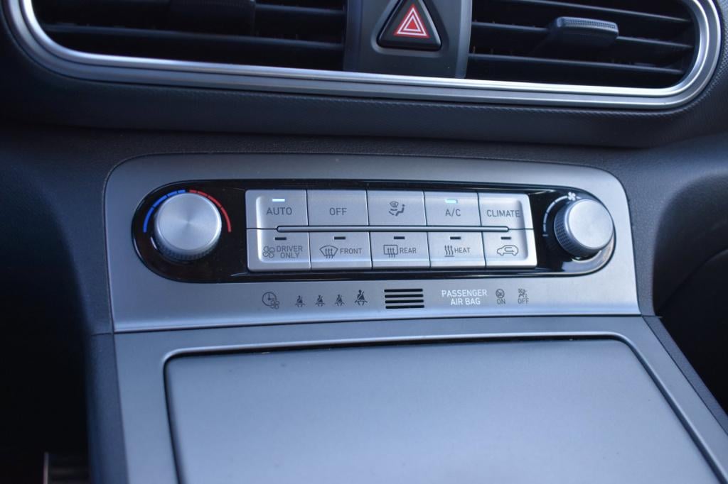Hyundai Kona ev comfort 64 kwh soh 99% | nap | camera | apple carplay | and