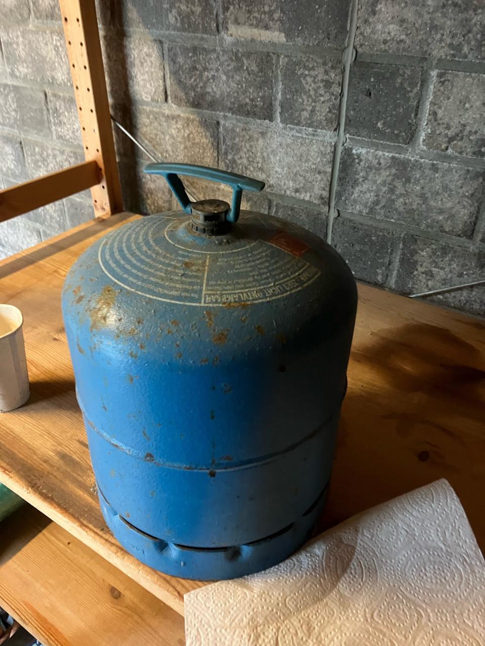 Campinggas. kook stel met tank half vol