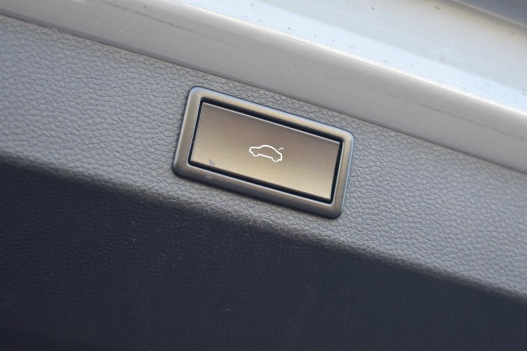 Skoda Karoq 1.5 tsi act sportline | nap | camera | stoelverwarming | apple 