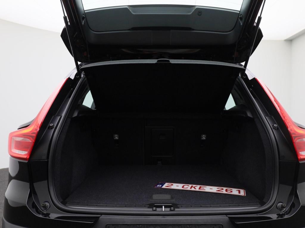 Volvo XC40 recharge core 70 kwh | automaat | apple carplay / android auto |