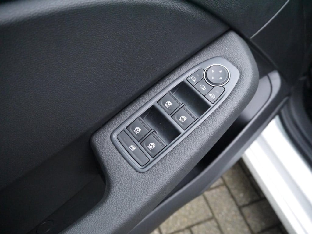 Mitsubishi Colt 1.0t mt intense