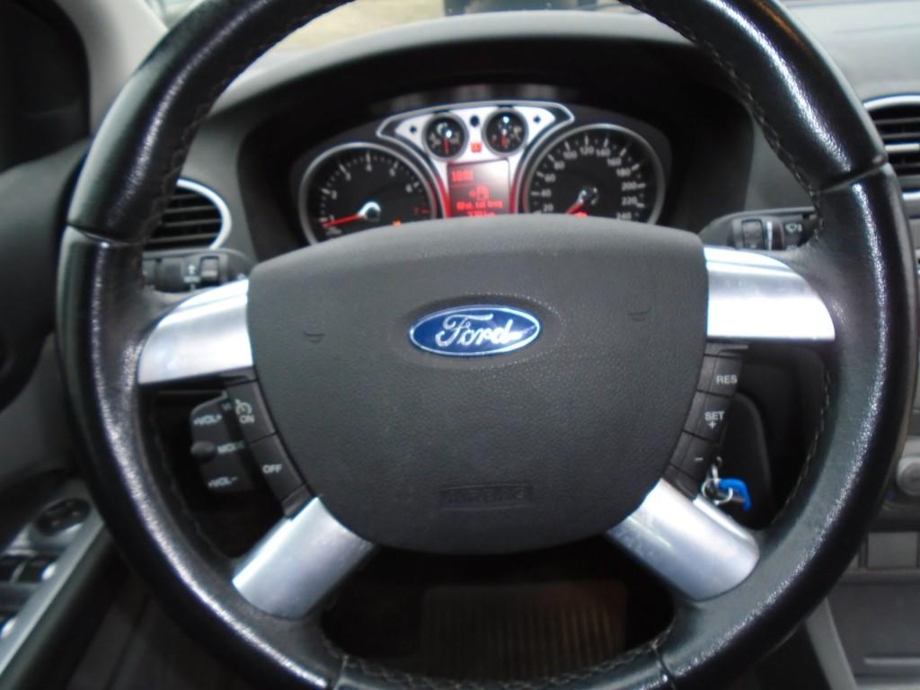 Ford Focus 1.8 titanium