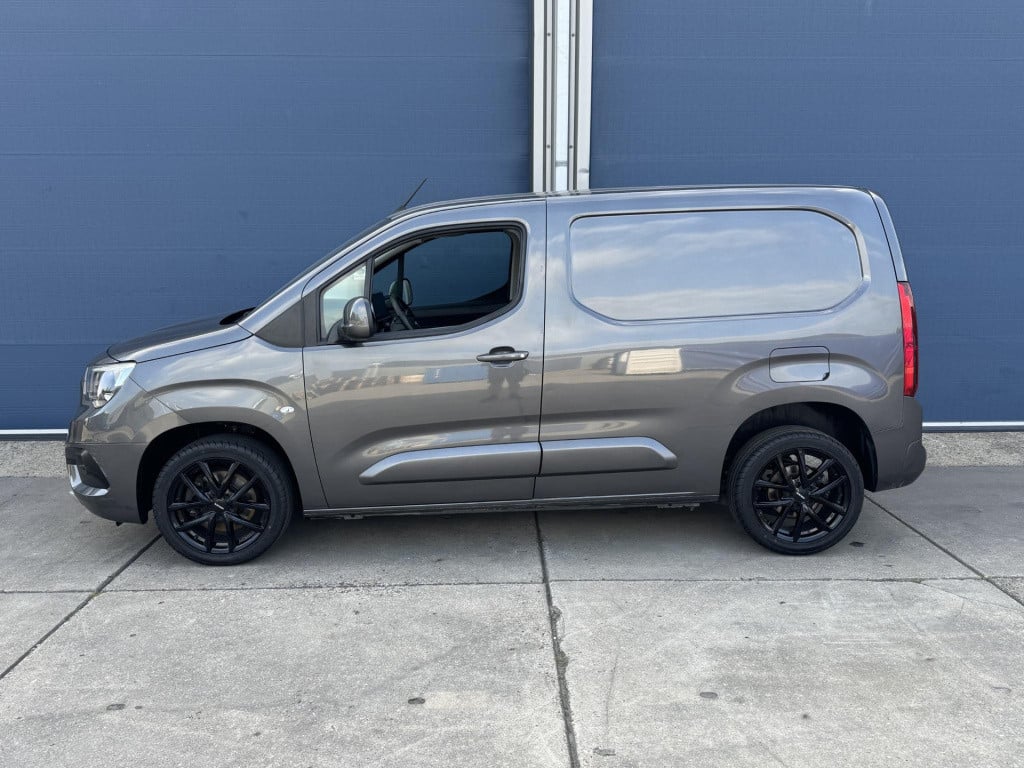 Opel Combo 1.5d l1h1 innovation airco / cruise controle / navi / euro 6