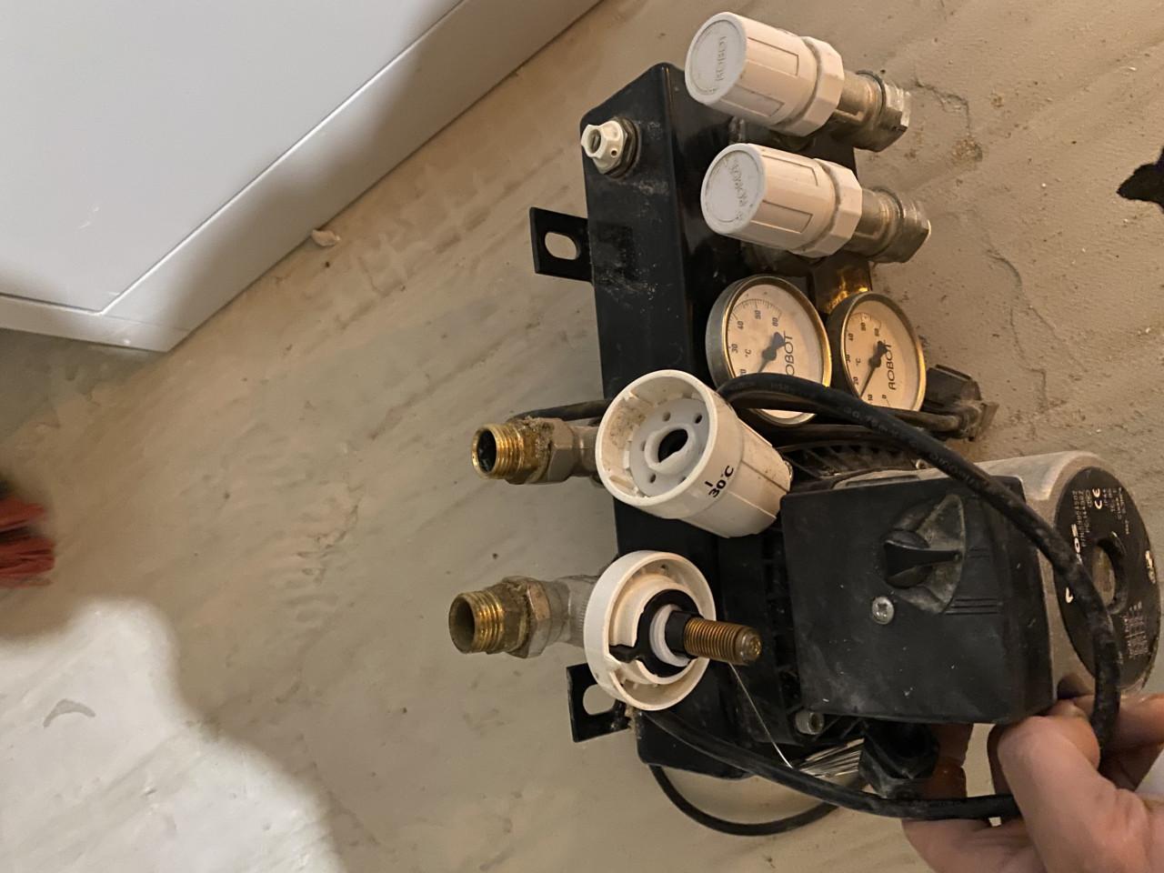 Vloerverwarming verdeler incl. pomp 2 groepen