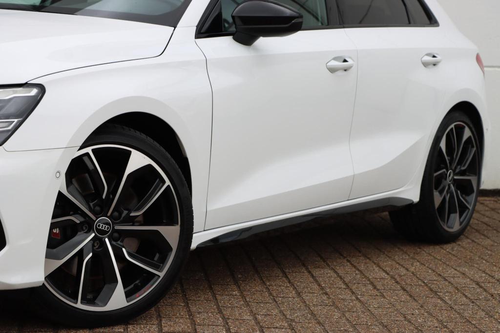 Audi S3 sportback 2.0 tfsi 310pk s tronic quattro edition one | pano | acc 