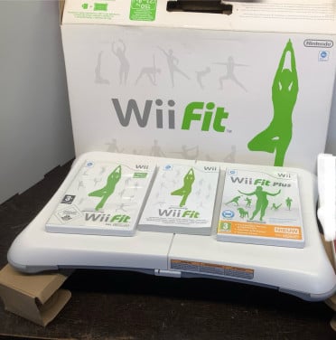 Nintendo Wii spel : Wii Fit pakket met balanceboard en spellen.