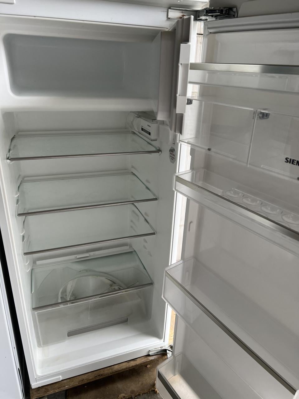 Siemens Koelkast met vriesvak inbouw of vrijstaand 122x55 cm. Klasse A++