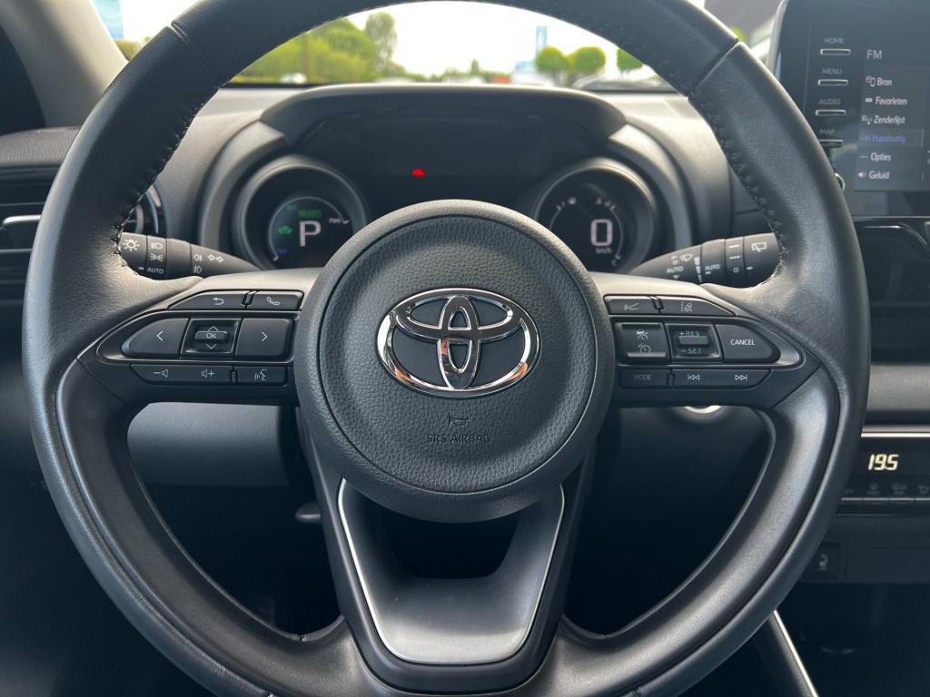 Toyota Yaris 1.5 hybrid dynamic line, camera, carplay, navi enz..