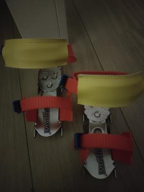 Glij-ijzers van nijdam. ( Verstelbare kinderschaatsen)