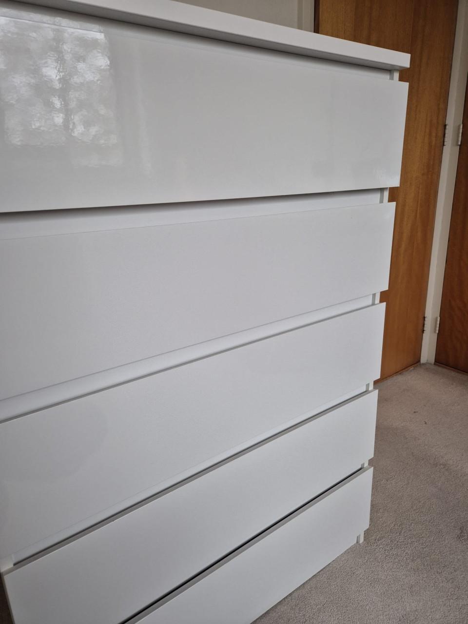 Witte Ikea ladekast (77x111x50 cm)
