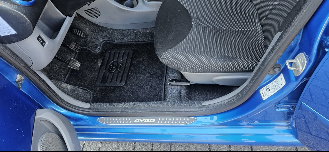 Zuinige TOYOTA AYGO Dynamic Blue