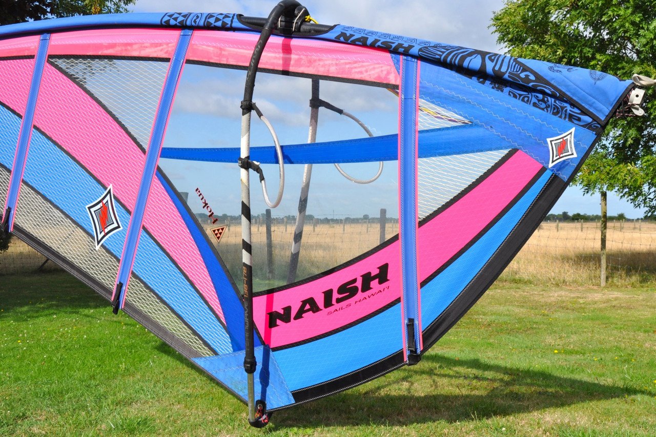 3.7m2 Naish Hokua complete tuigage