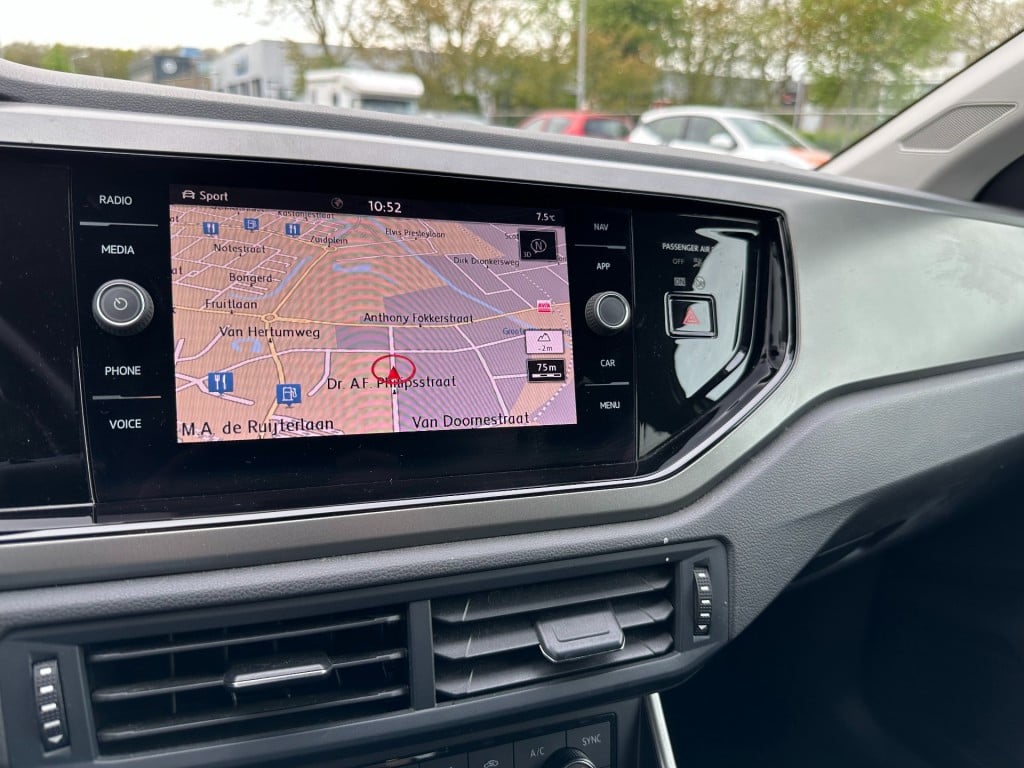 Volkswagen Polo 1.0 tsi comfortline business r-line camera virtual cockpit 