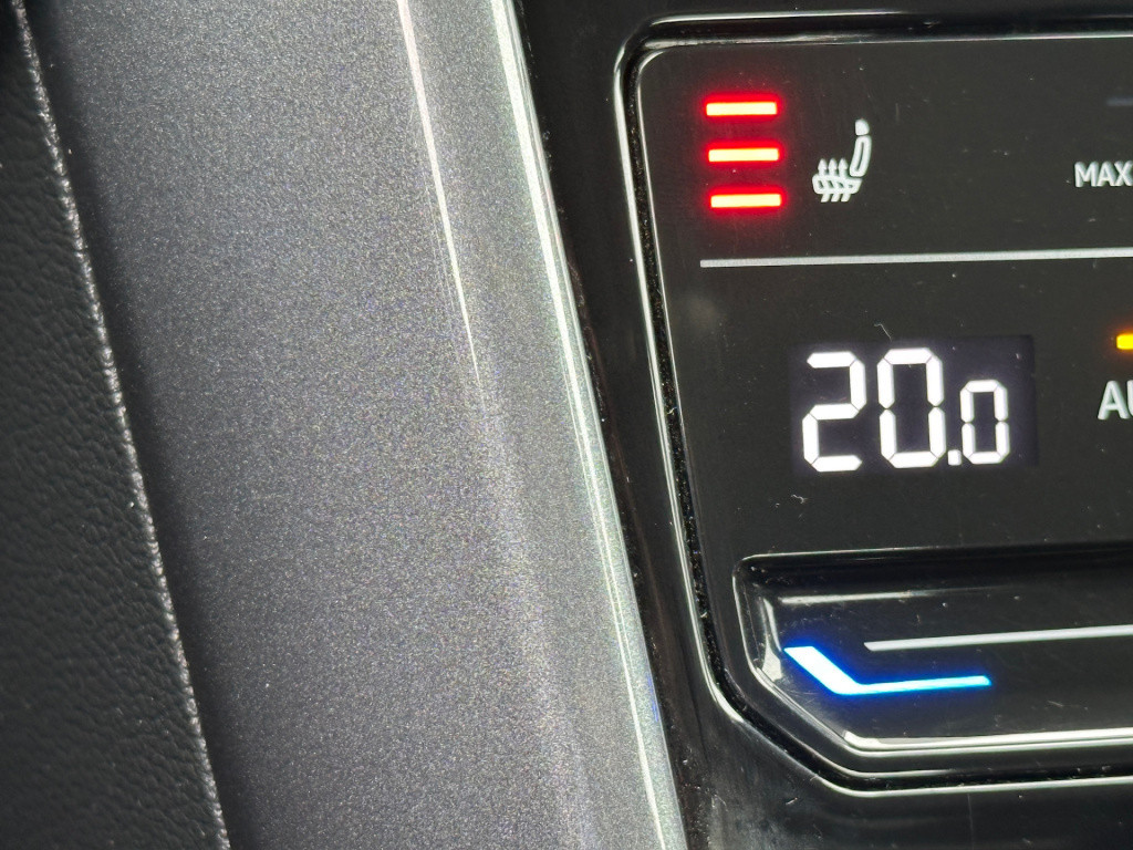 Volkswagen T-roc 1.5 tsi 150pk dsg style carplay | camera | keyless | elek.