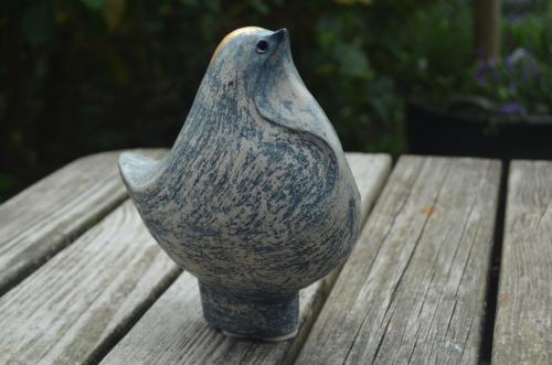 Klein keramiek vogeltje in prima staat