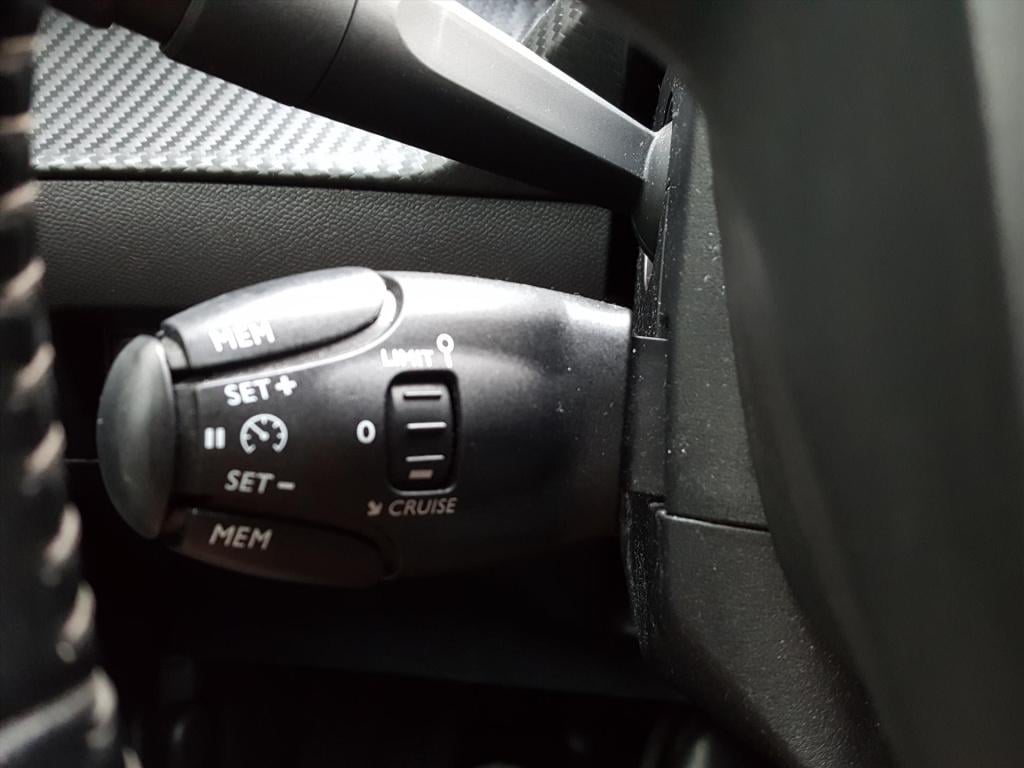 Peugeot 208 50kwh 136pk 3-fase allure pack apple carplay & android auto | 3