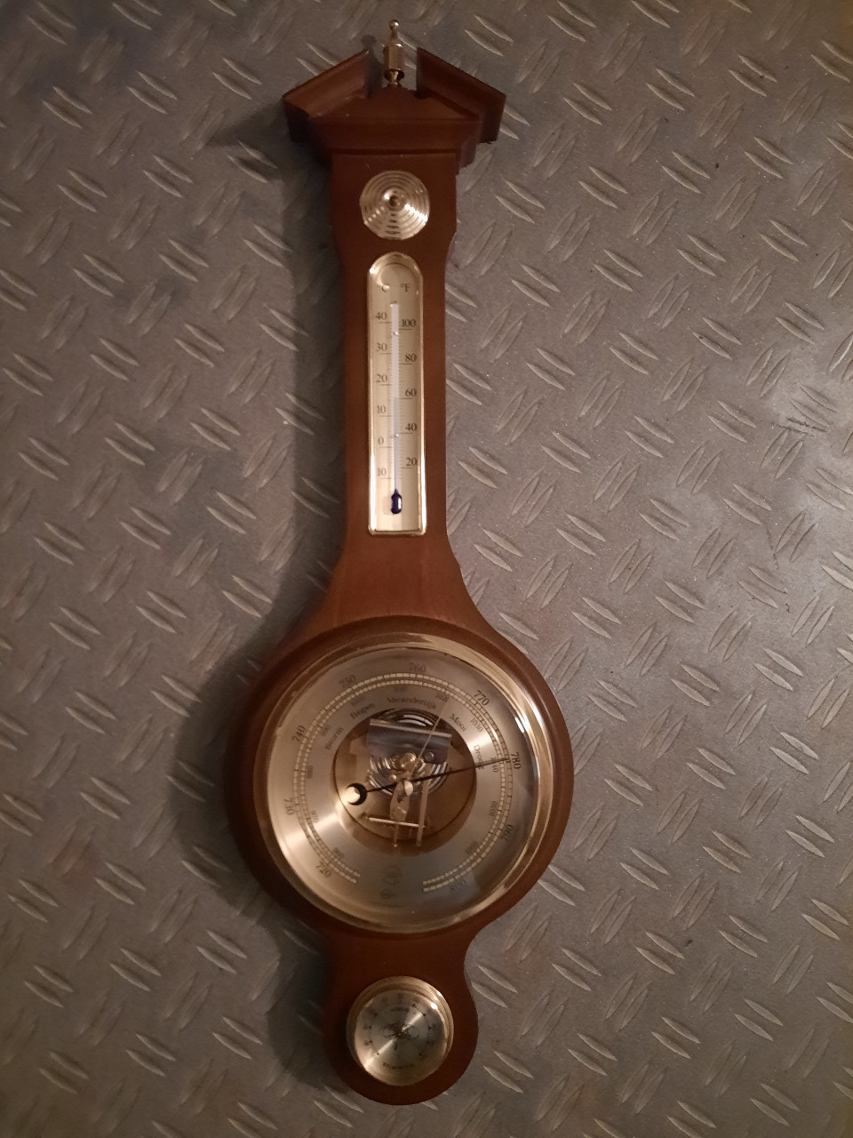 Houten barometer met thermometer