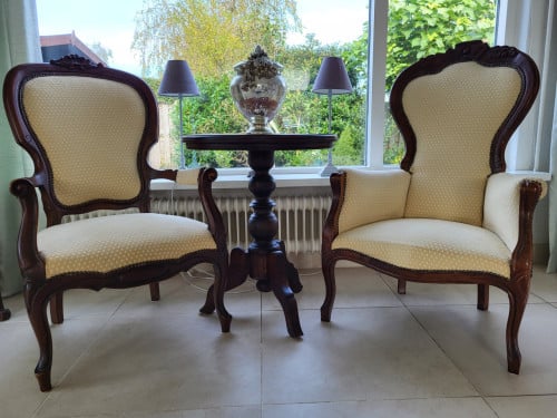 Twee prachtige stoelen