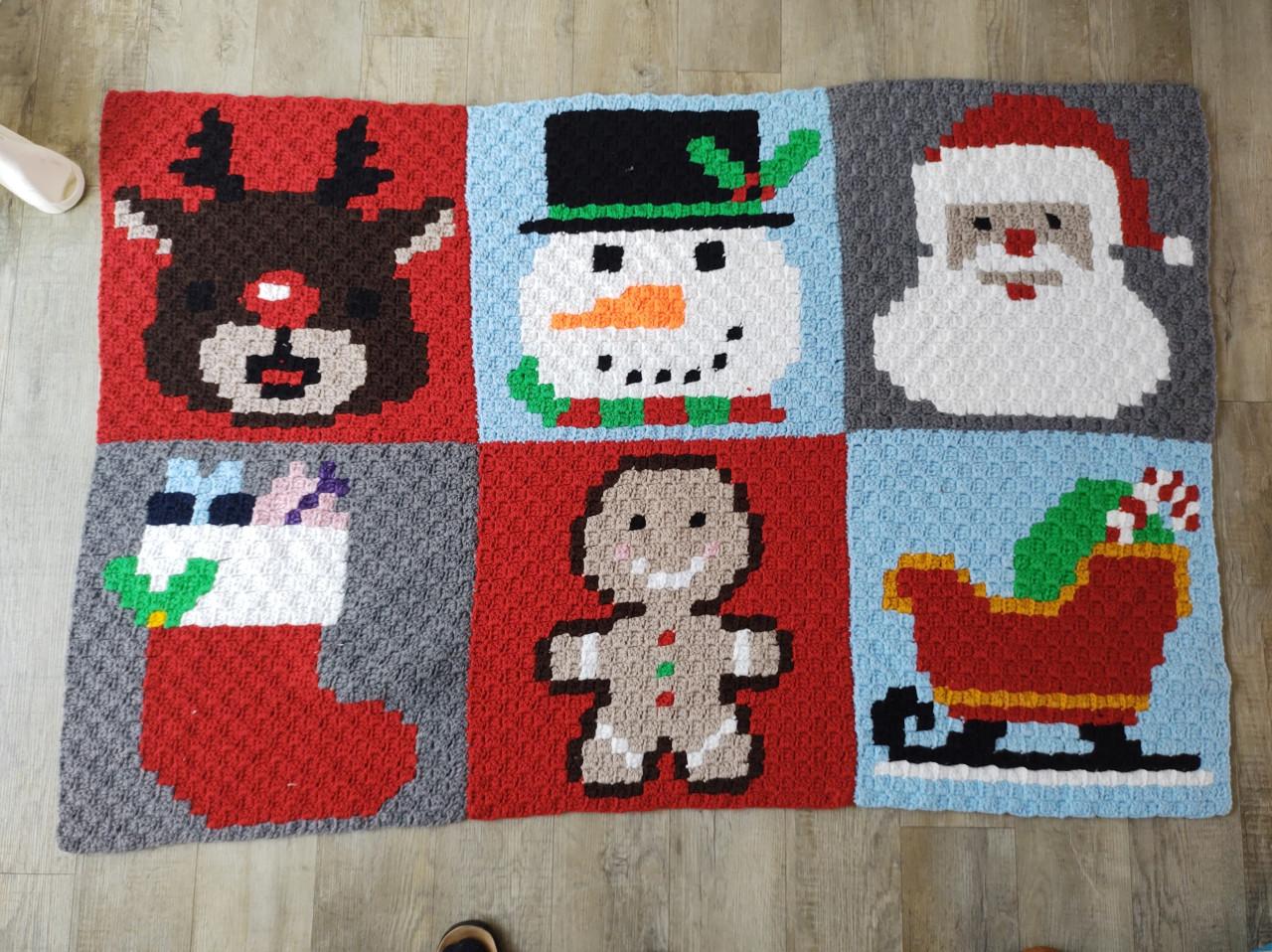 Prachtig handgemaakt speelkleed of deken. 165x110 cm