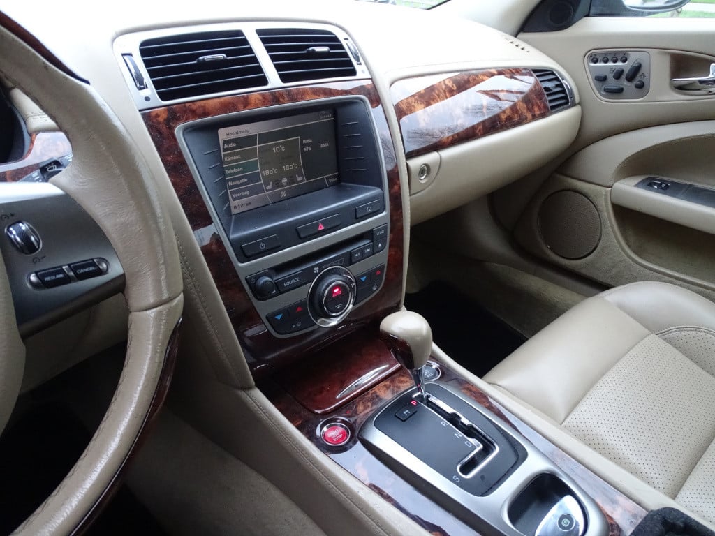Jaguar Xk 4.2 v8 coupé | youngtimer | memory | stuur-&stoelverwarming