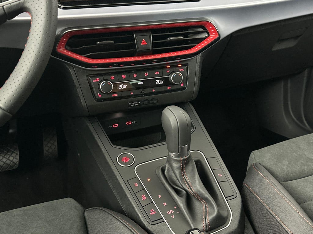 Seat Ibiza fr business connect 1.0 85 kw / 115 pk ecotsi hatc